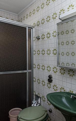 Casa à venda com 321m², 3 quartos e 6 vagas Casa à venda com 321m², 3 quartos e 6 vagasBanheiro de Serviço