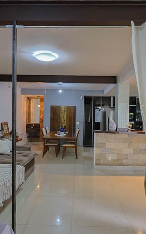 Casa à venda com 300m², 3 quartos e 4 vagas Casa à venda com 300m², 3 quartos e 4 vagasSala