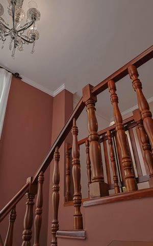 Casa à venda com 300m², 3 quartos e 4 vagas Casa à venda com 300m², 3 quartos e 4 vagasEscadas