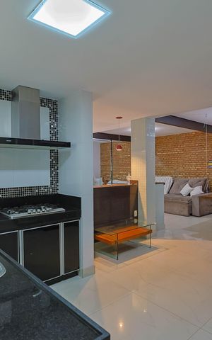 Casa à venda com 300m², 3 quartos e 4 vagas Casa à venda com 300m², 3 quartos e 4 vagasCozinha
