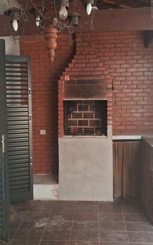 Casa à venda com 180m², 3 quartos e 2 vagas