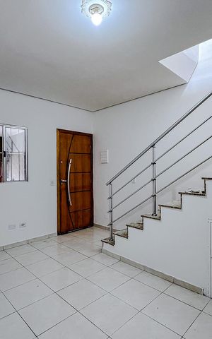Casa à venda com 106m², 2 quartos e 1 vagaSala