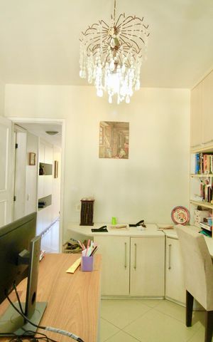 Apartamento para alugar com 160m², 4 quartos e 2 vagas Apartamento para alugar com 160m², 4 quartos e 2 vagasEscritório