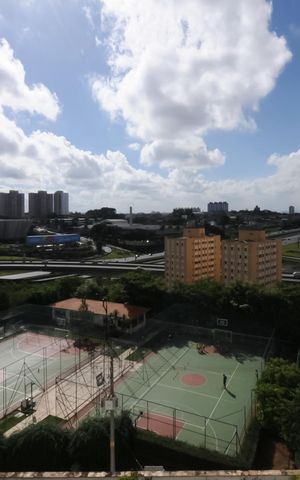 Apartamento à venda com 107m², 3 quartos e 2 vagasQuarto 2 - vista