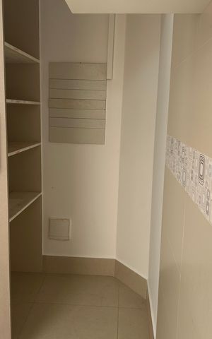 Casa de condomínio à venda com 252m², 4 quartos e 4 vagasDespensa