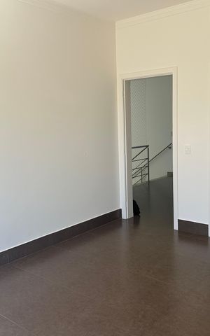 Casa de condomínio à venda com 252m², 4 quartos e 4 vagasSuíte 2