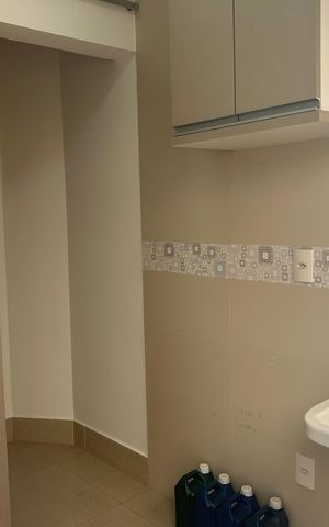 Casa de condomínio à venda com 252m², 4 quartos e 4 vagasLavanderia