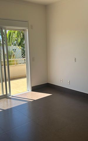 Casa de condomínio à venda com 252m², 4 quartos e 4 vagasSuíte 2