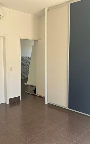 Casa de condomínio à venda com 252m², 4 quartos e 4 vagasSuíte 3