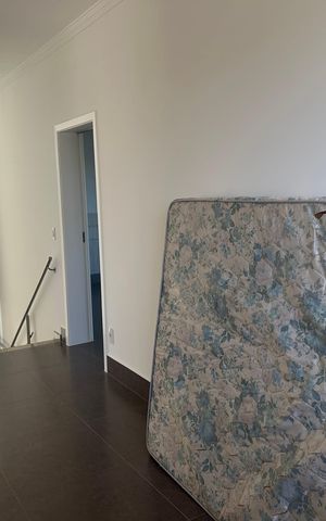 Casa de condomínio à venda com 252m², 4 quartos e 4 vagasMesanino