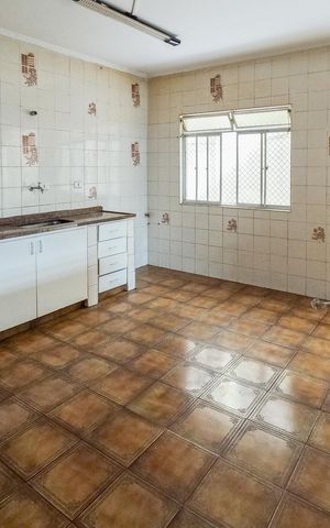 Casa para alugar com 360m², 5 quartos e 2 vagas Casa para alugar com 360m², 5 quartos e 2 vagasCozinha