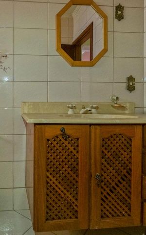 Casa para alugar com 360m², 5 quartos e 2 vagas Casa para alugar com 360m², 5 quartos e 2 vagasBanheiro 2