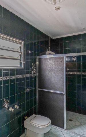 Casa para alugar com 360m², 5 quartos e 2 vagas Casa para alugar com 360m², 5 quartos e 2 vagasBanheiro