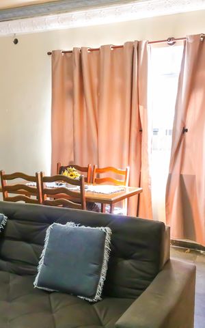 Casa à venda com 732m², 8 quartos e 8 vagasSala - Casa 1