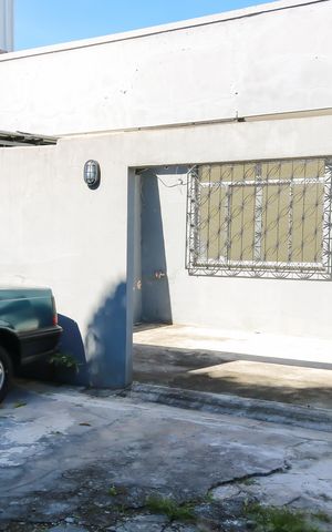 Casa à venda com 732m², 8 quartos e 8 vagasQuintal