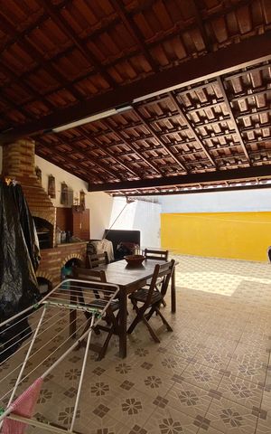 Casa à venda com 200m², 5 quartos e 4 vagas