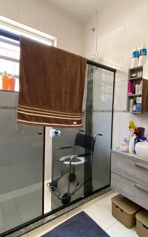 Casa à venda com 200m², 5 quartos e 4 vagas