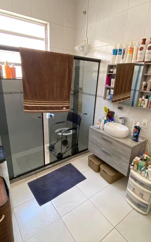Casa à venda com 200m², 5 quartos e 4 vagas