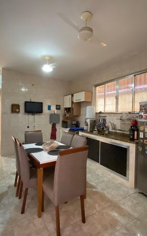 Casa à venda com 200m², 5 quartos e 4 vagas