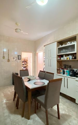 Casa à venda com 200m², 5 quartos e 4 vagas