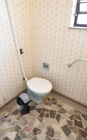 Casa à venda com 260m², 4 quartos e 4 vagasBanheiro Fundos