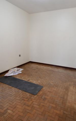 Casa à venda com 260m², 4 quartos e 4 vagasQuarto Fundos