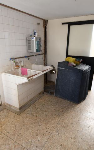 Casa à venda com 260m², 4 quartos e 4 vagasÁrea de Serviço 2