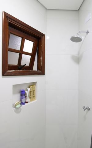 Casa à venda com 300m², 4 quartos e 6 vagasBanheiro de Serviço