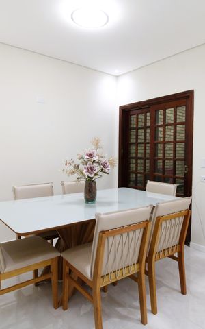 Casa à venda com 300m², 4 quartos e 6 vagasSala de Jantar
