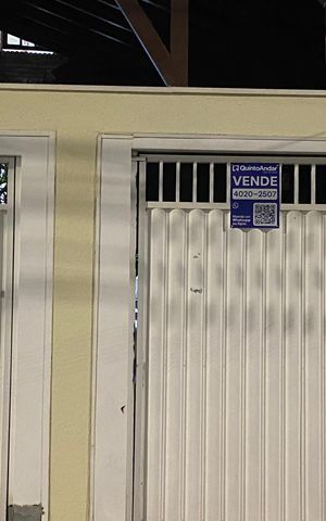 Casa à venda com 300m², 4 quartos e 6 vagas Casa à venda com 300m², 4 quartos e 6 vagasFachada e Plaquinha