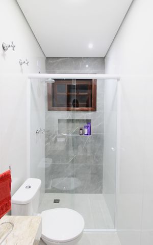 Casa à venda com 300m², 4 quartos e 6 vagasBanheiro Social