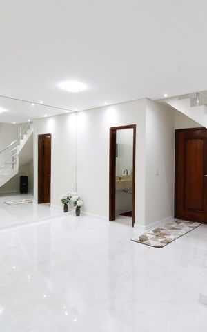 Casa à venda com 300m², 4 quartos e 6 vagasSala