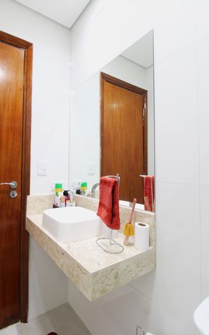 Casa à venda com 300m², 4 quartos e 6 vagasBanheiro Social