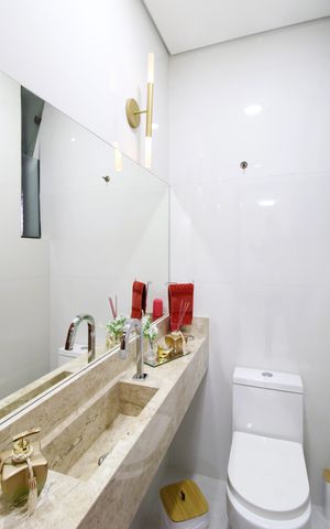 Casa à venda com 300m², 4 quartos e 6 vagasLavabo