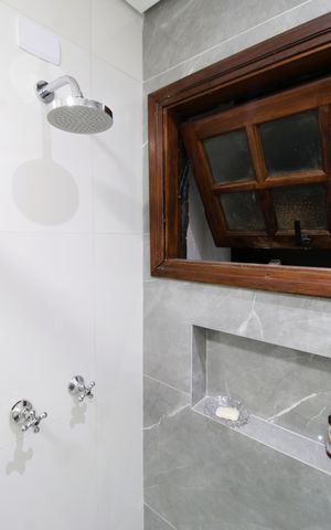 Casa à venda com 300m², 4 quartos e 6 vagasBanheiro Social