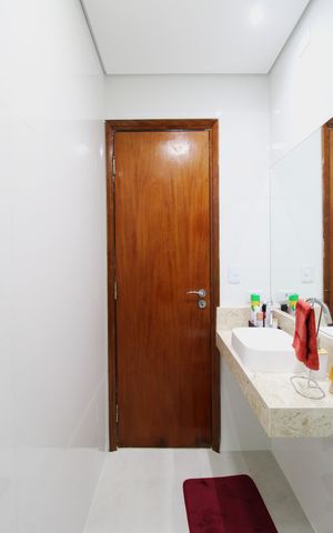 Casa à venda com 300m², 4 quartos e 6 vagasBanheiro Social