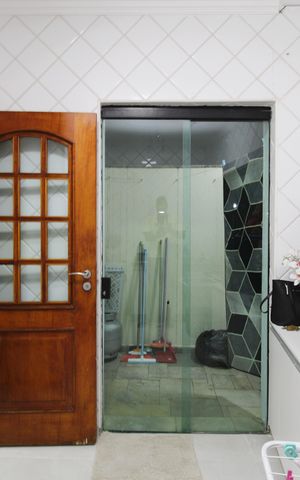 Casa à venda com 300m², 4 quartos e 6 vagasÁrea de Serviço