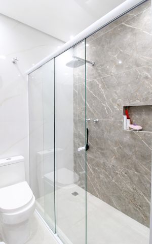 Casa à venda com 300m², 4 quartos e 6 vagasBanheiro da Suíte 2