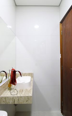 Casa à venda com 300m², 4 quartos e 6 vagasBanheiro de Serviço