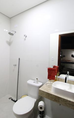 Casa à venda com 300m², 4 quartos e 6 vagasBanheiro de Serviço