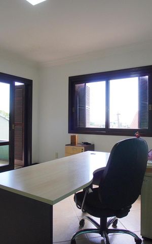 Casa à venda com 330m², 5 quartos e 4 vagasSuíte 2 - Segundo Andar