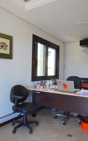 Casa à venda com 330m², 5 quartos e 4 vagasQuarto 3