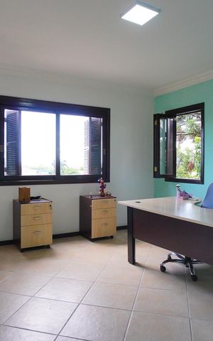 Casa à venda com 330m², 5 quartos e 4 vagasSuíte 2 - Segundo Andar
