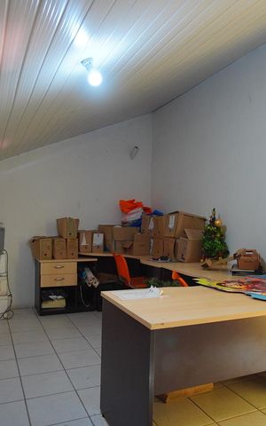 Casa à venda com 330m², 5 quartos e 4 vagasSótão - Segundo Andar