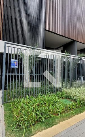 Apartamento à venda com 270m², 3 quartos e 2 vagas Apartamento à venda com 270m², 3 quartos e 2 vagasFachada e placa