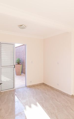 Casa à venda com 250m², 4 quartos e 2 vagas Casa à venda com 250m², 4 quartos e 2 vagasQuarto 1