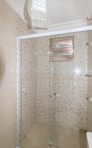 Casa à venda com 250m², 4 quartos e 2 vagas Casa à venda com 250m², 4 quartos e 2 vagasBanheiro da suíte 2
