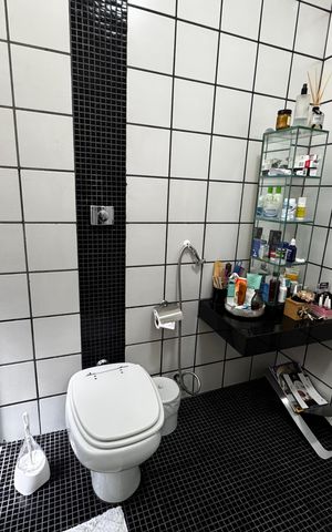 Apartamento à venda com 100m², 2 quartos e 1 vaga Apartamento à venda com 100m², 2 quartos e 1 vagaBanheiro 1