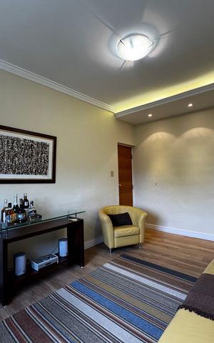 Apartamento à venda com 100m², 2 quartos e 1 vaga Apartamento à venda com 100m², 2 quartos e 1 vagaSala