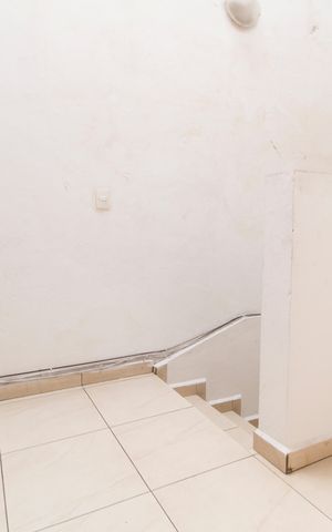 Casa para alugar com 48m², 1 quarto e sem vaga Casa para alugar com 48m², 1 quarto e sem vagaEntrada